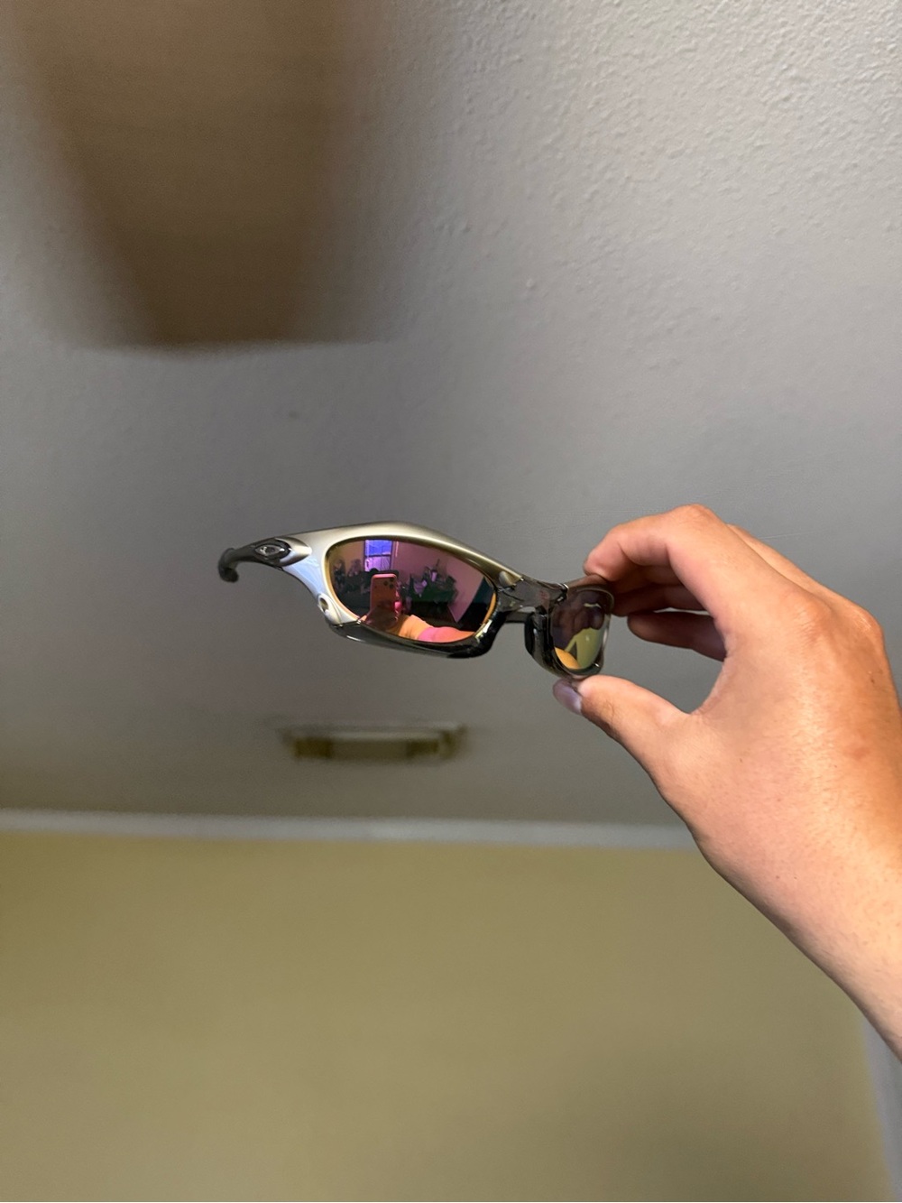 Oaks Silver Frame Sunglasses with Pink-Gold Mirrored Lenses o glasses